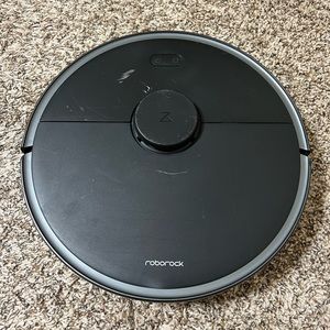 ROBOROCK VACCUM